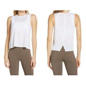 NWT Spanx Women's White Go Lightly White Sleeveless Tank Top Size Medium